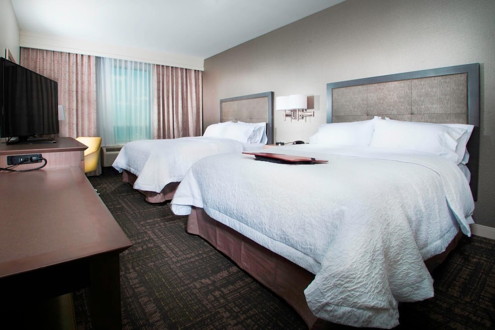 hampton inn and suites la porte