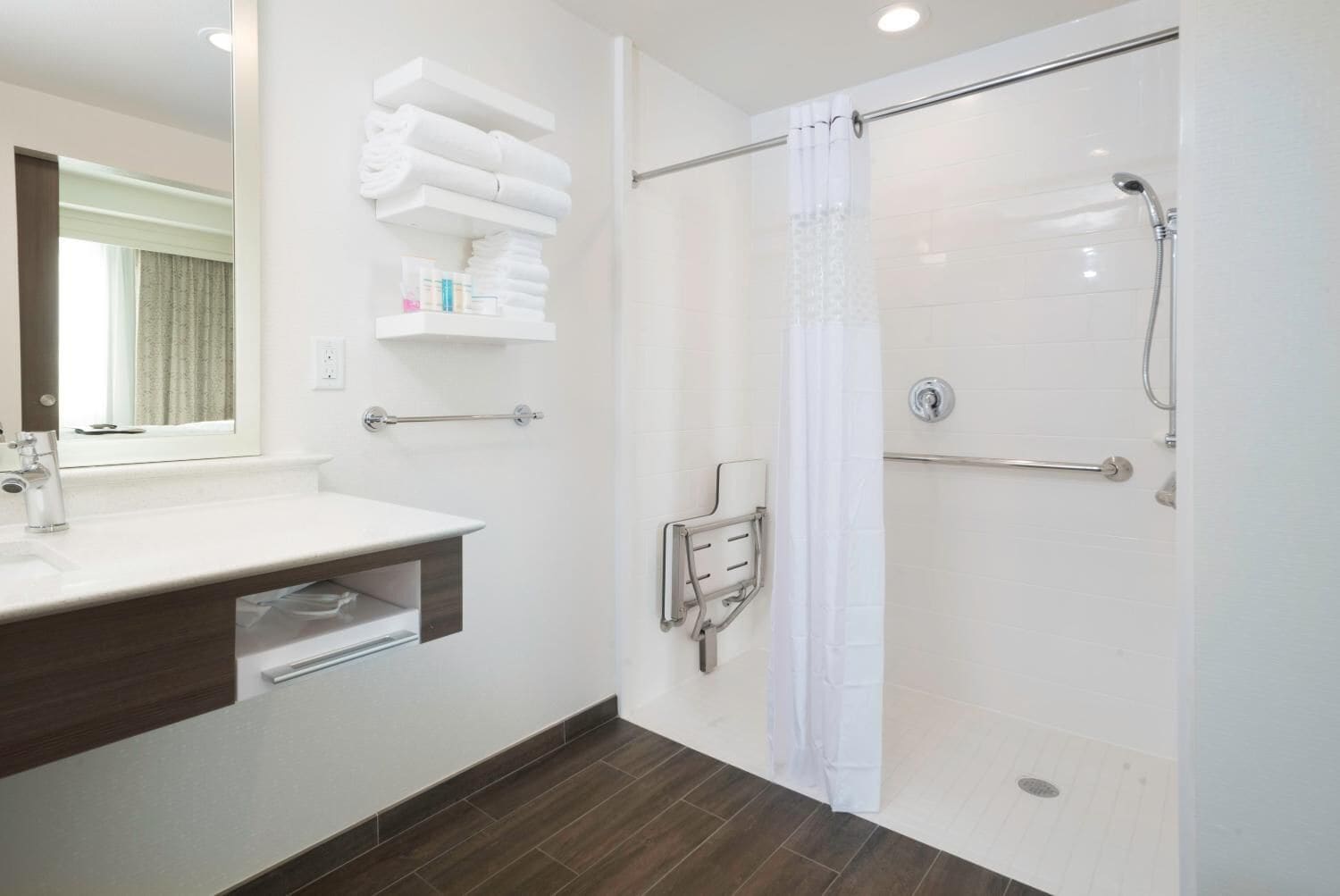 hampton inn and suites la porte