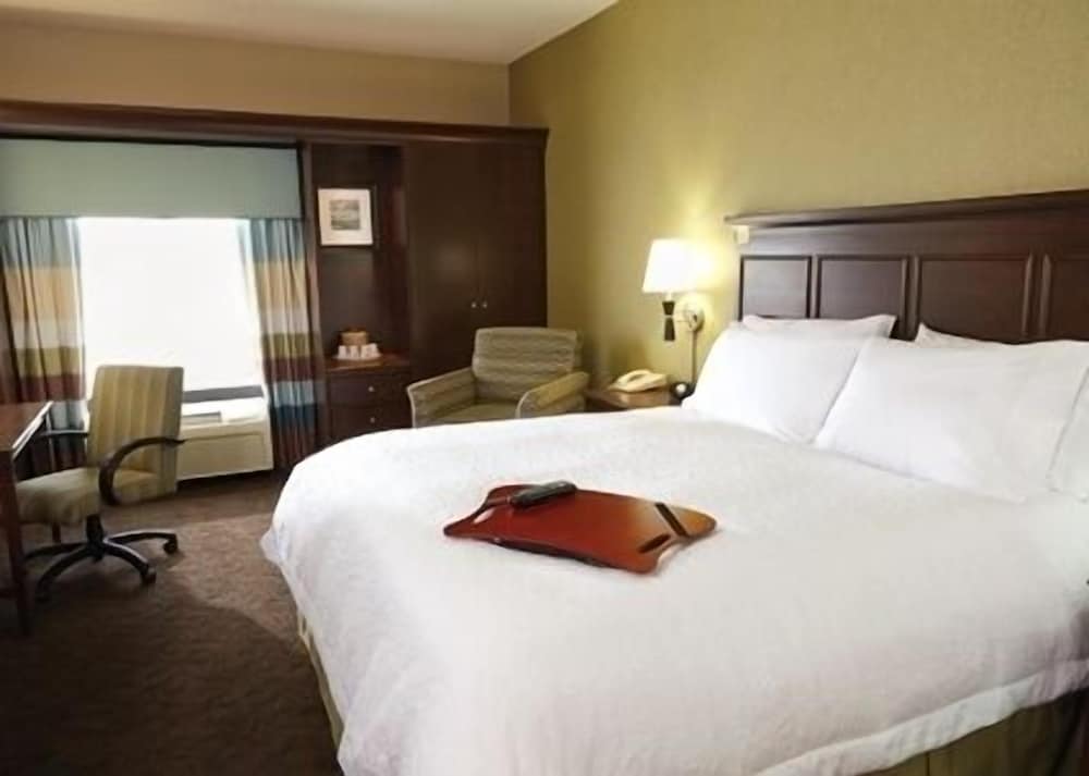 hampton inn and suites la porte