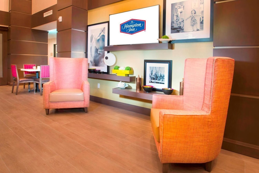 hampton inn and suites la porte