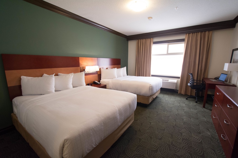 chateau nova peace river