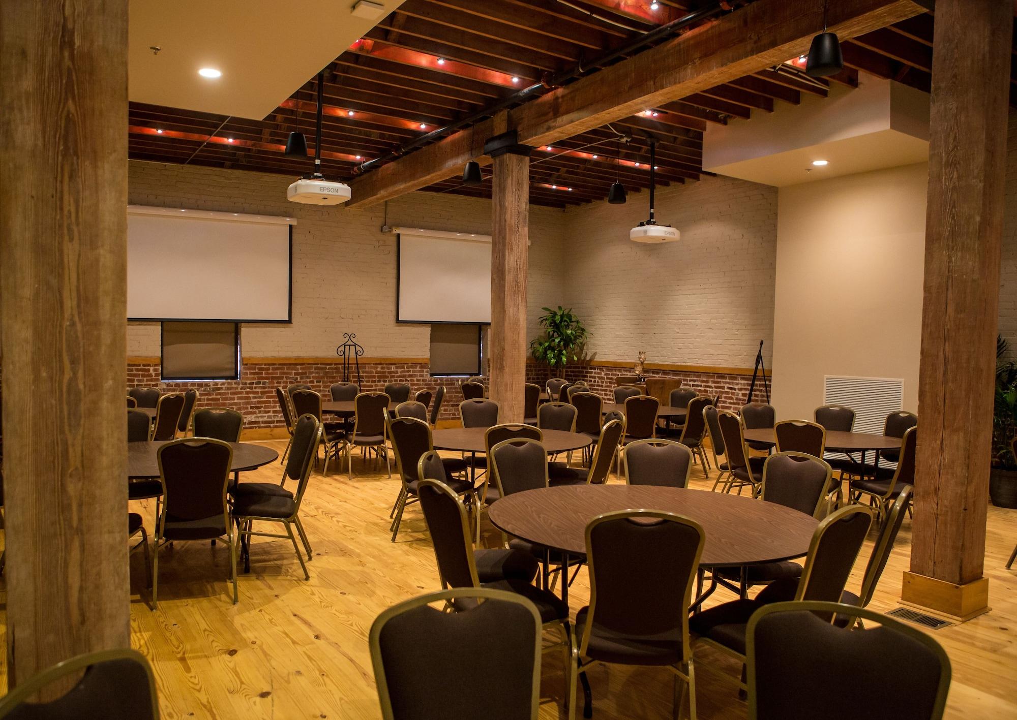 Jackson Park Inn, Ascend Hotel Collection,Draper>>Blacksburg,3 star