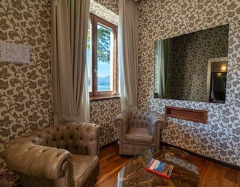 villa lario resort mandello