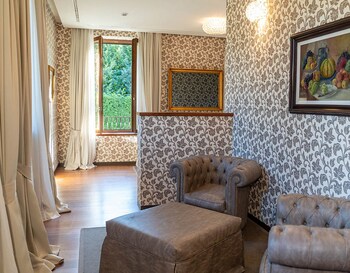 villa lario resort mandello