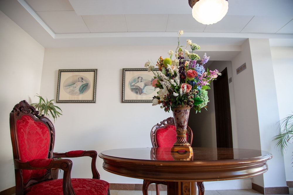 hotel arcos de montemar