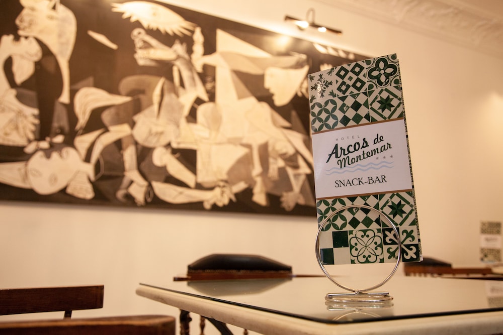 hotel arcos de montemar