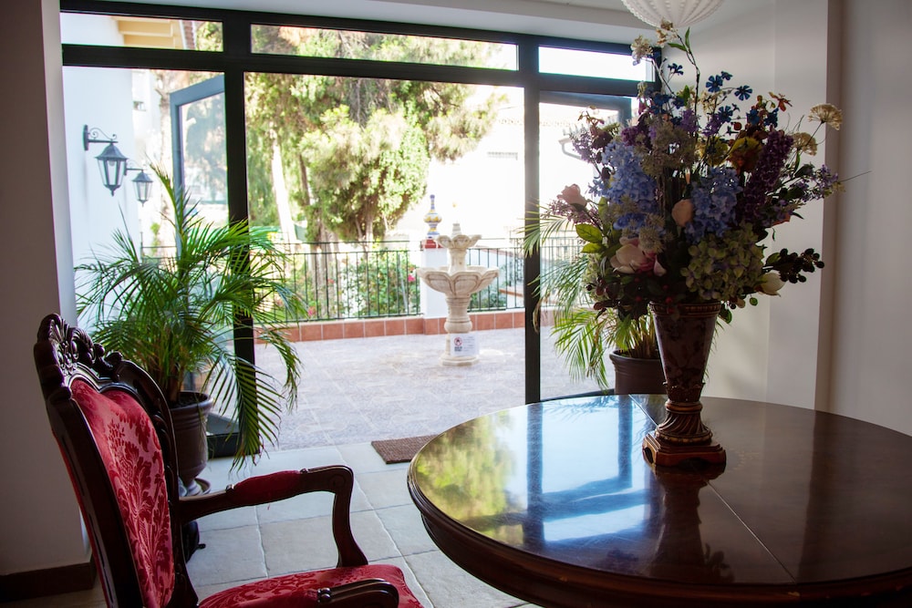 hotel arcos de montemar