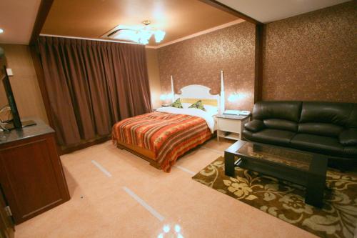 Hotel Sari Resort Takinoyashiro - Adults Only,Himeji>>Ako,2 star