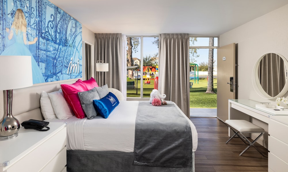 magic moment resort and kids club