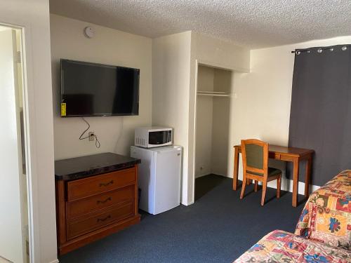 golden hills motel