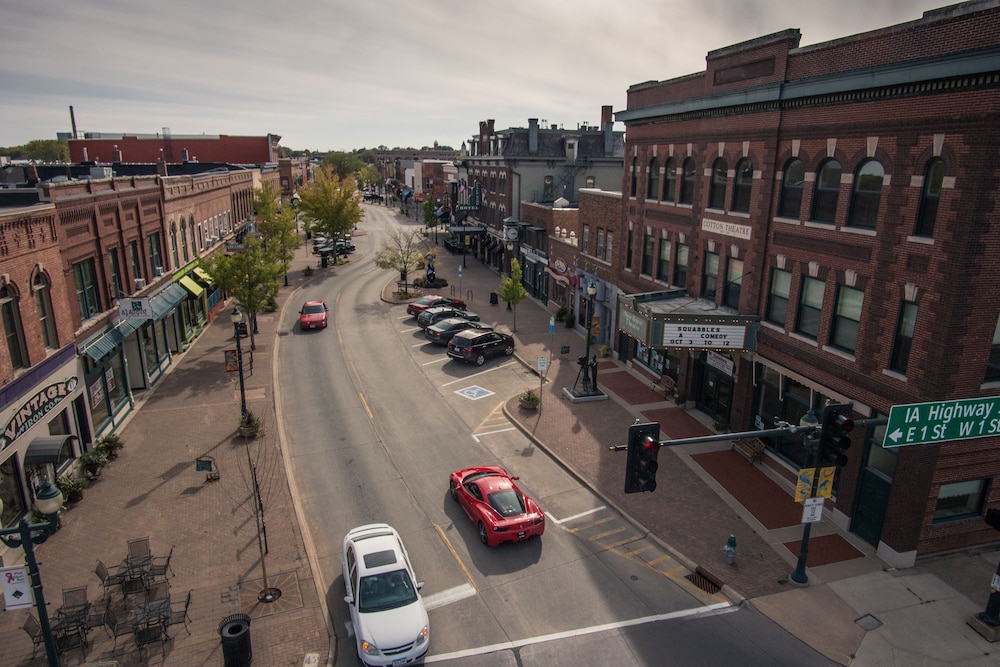 the black hawk hotel