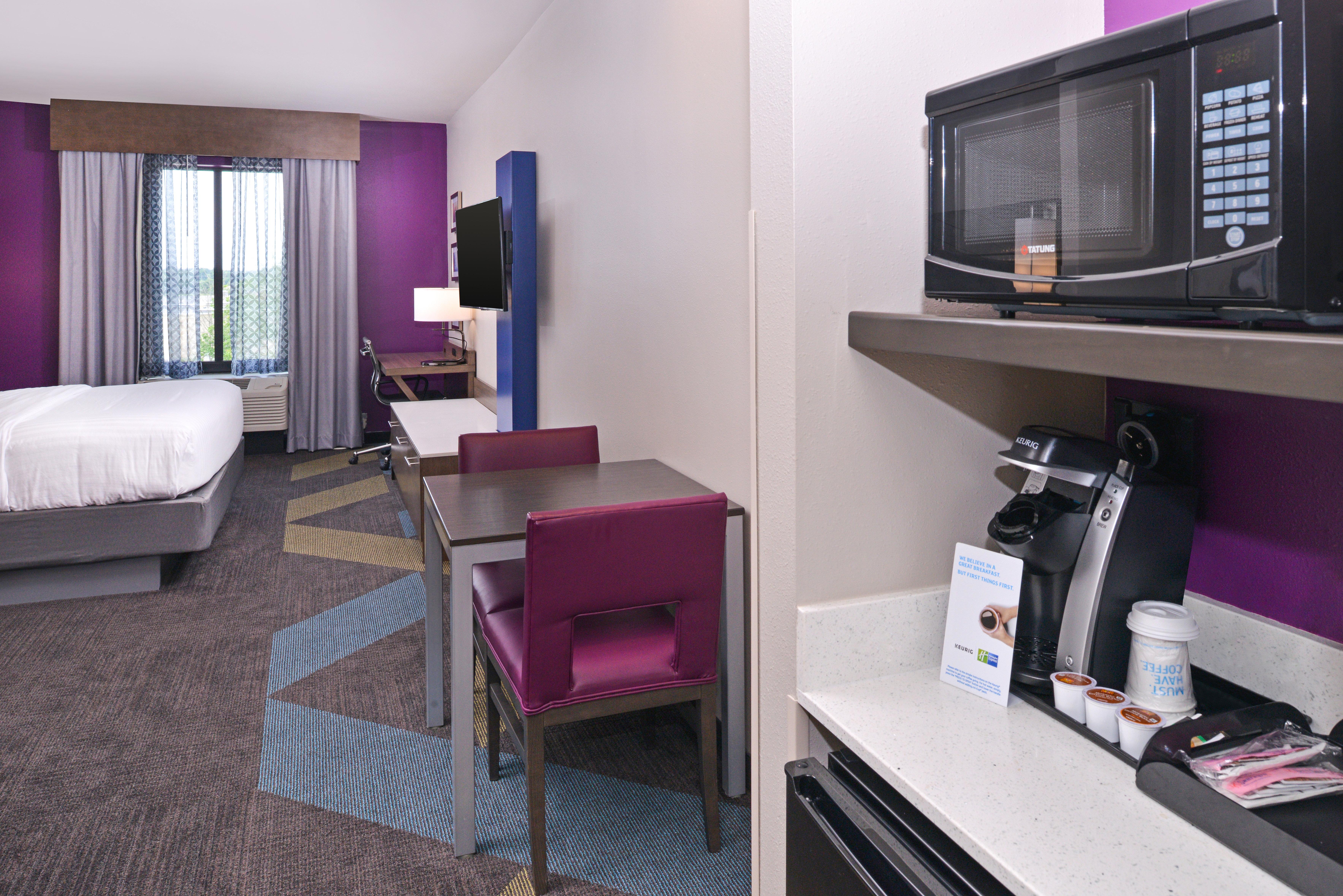 holiday inn express and suites bryant benton area