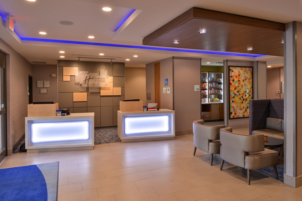 holiday inn express and suites bryant benton area
