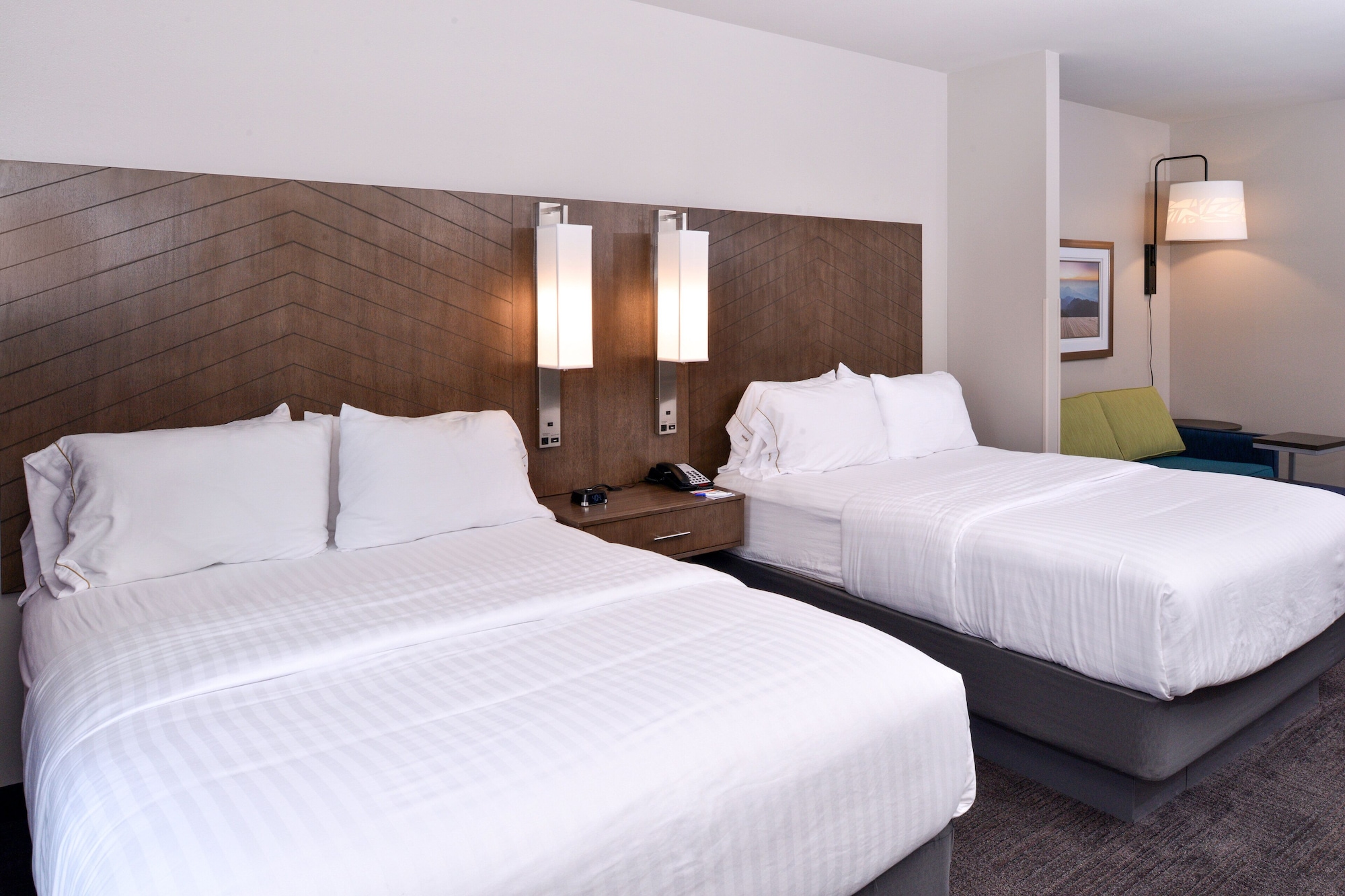 holiday inn express and suites bryant benton area