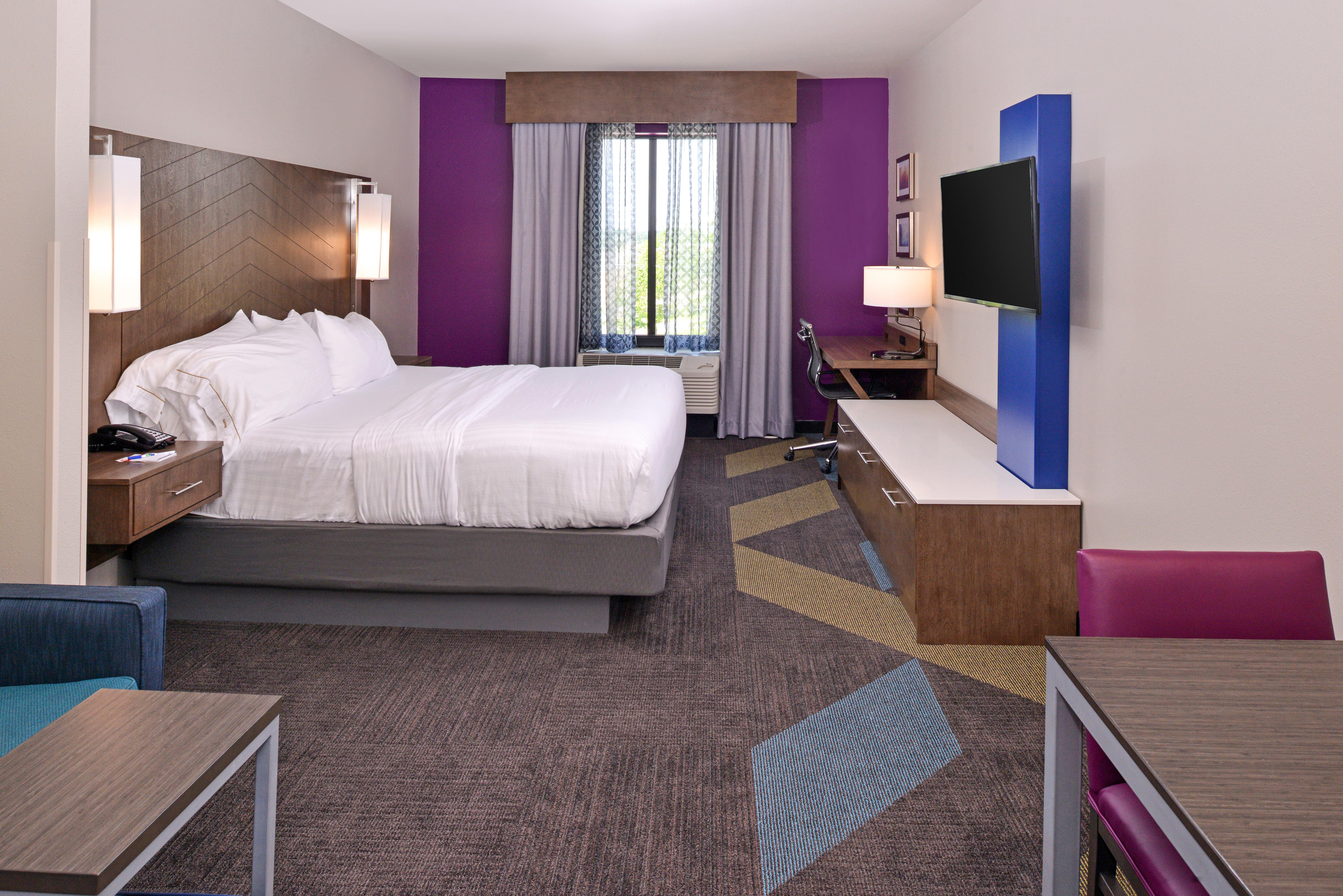holiday inn express and suites bryant benton area