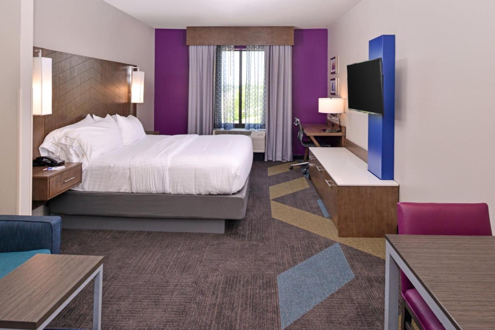 holiday inn express and suites bryant benton area