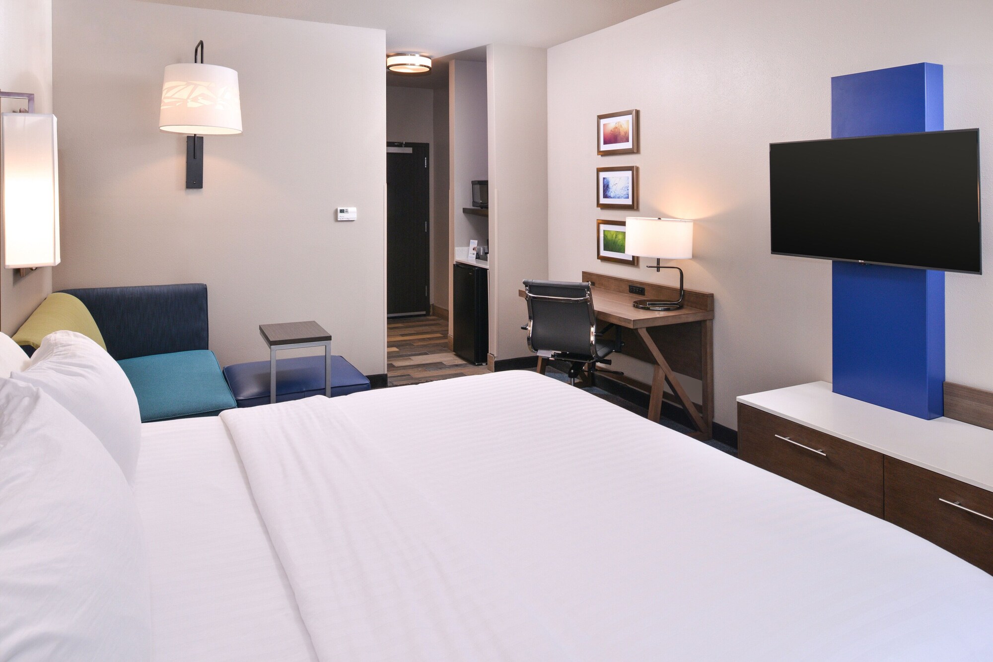 holiday inn express and suites bryant benton area
