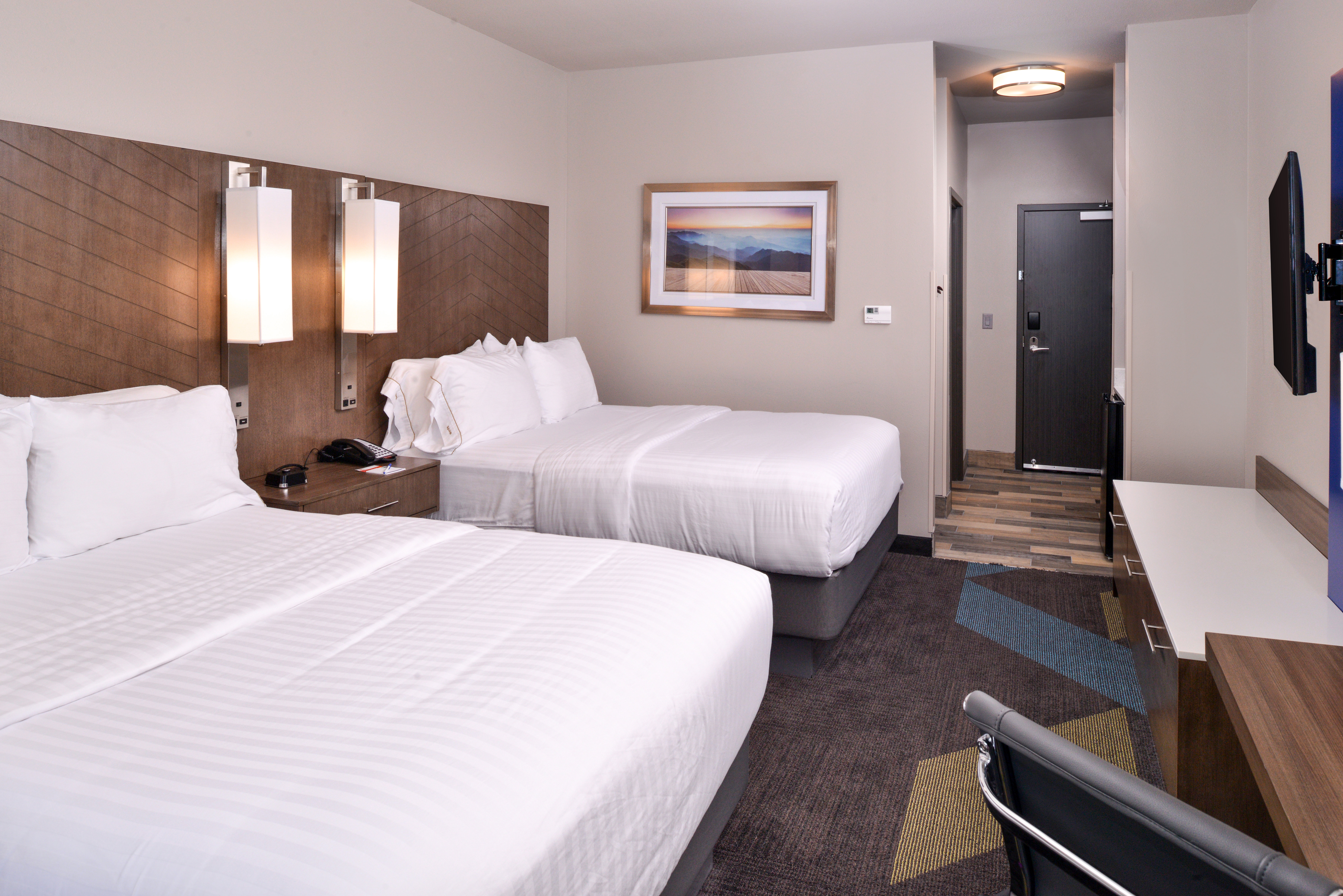 holiday inn express and suites bryant benton area