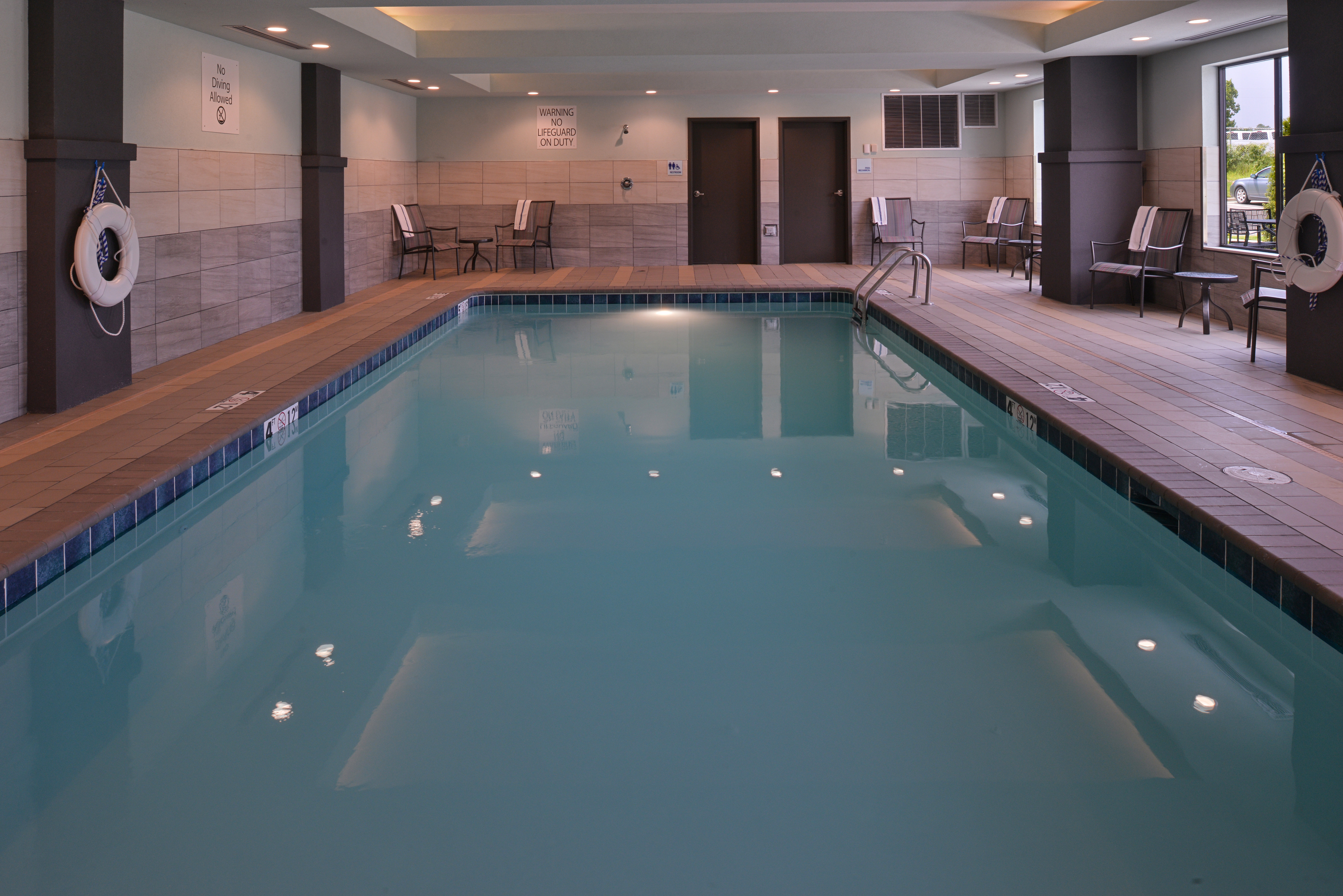 holiday inn express and suites bryant benton area