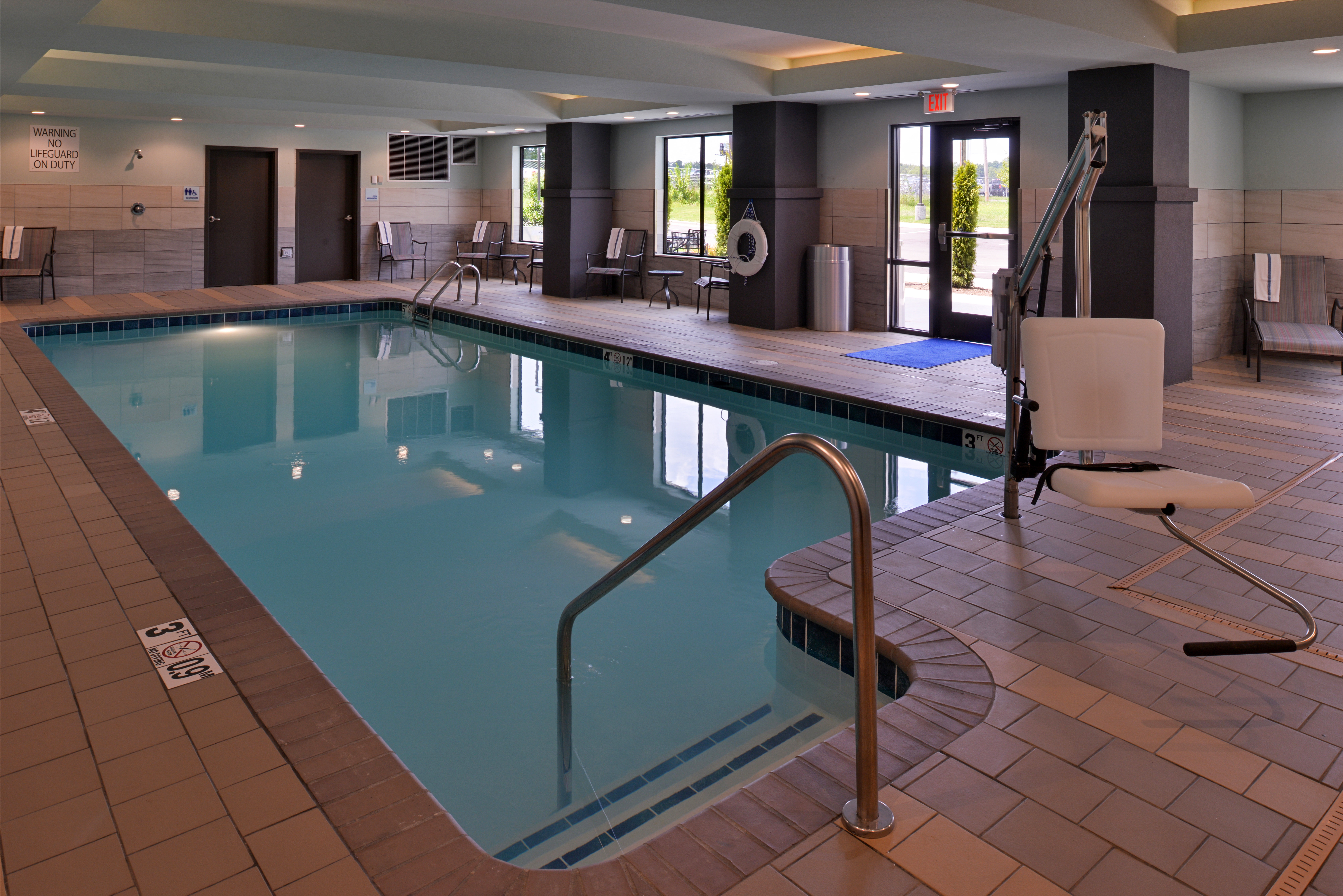 holiday inn express and suites bryant benton area