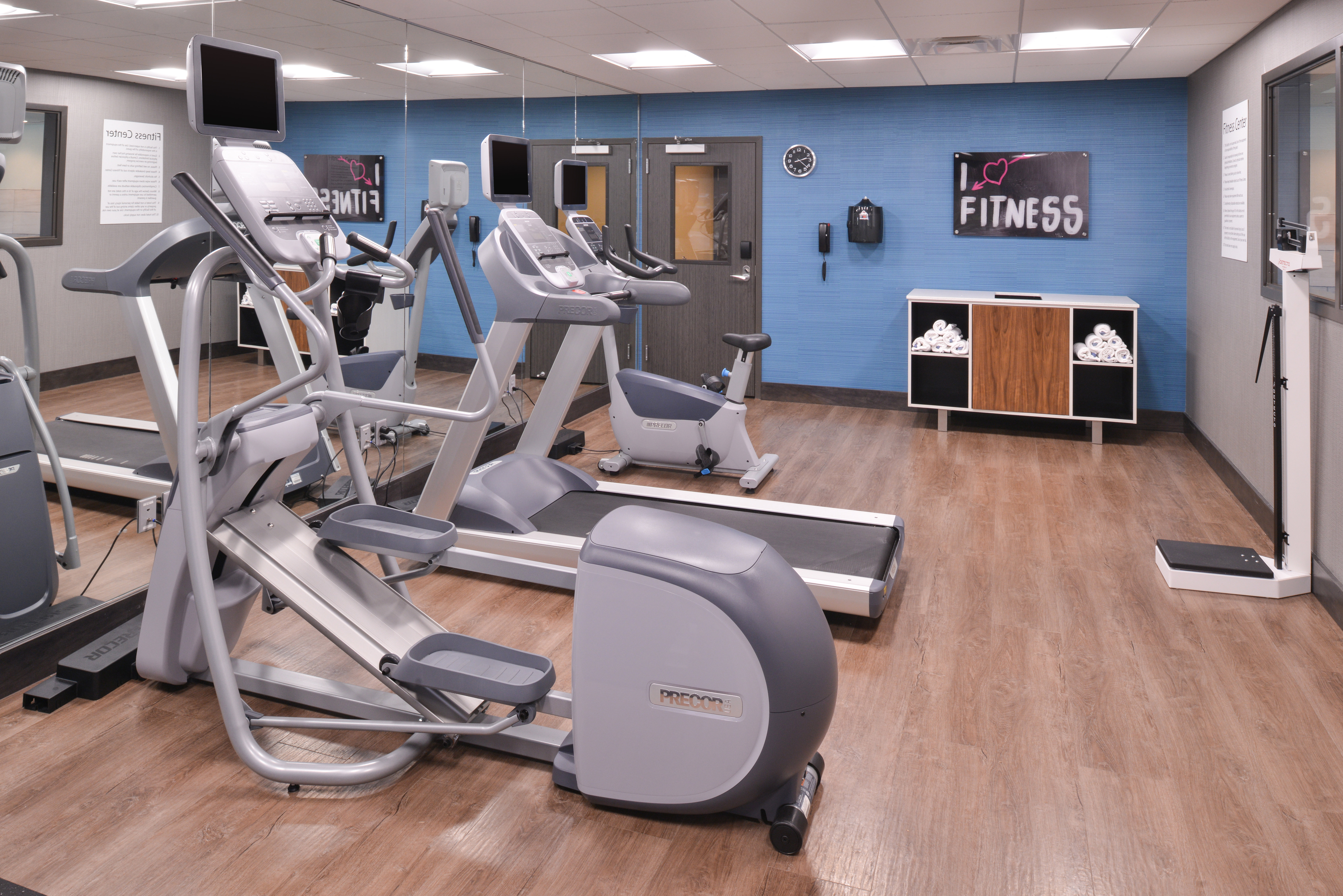 holiday inn express and suites bryant benton area