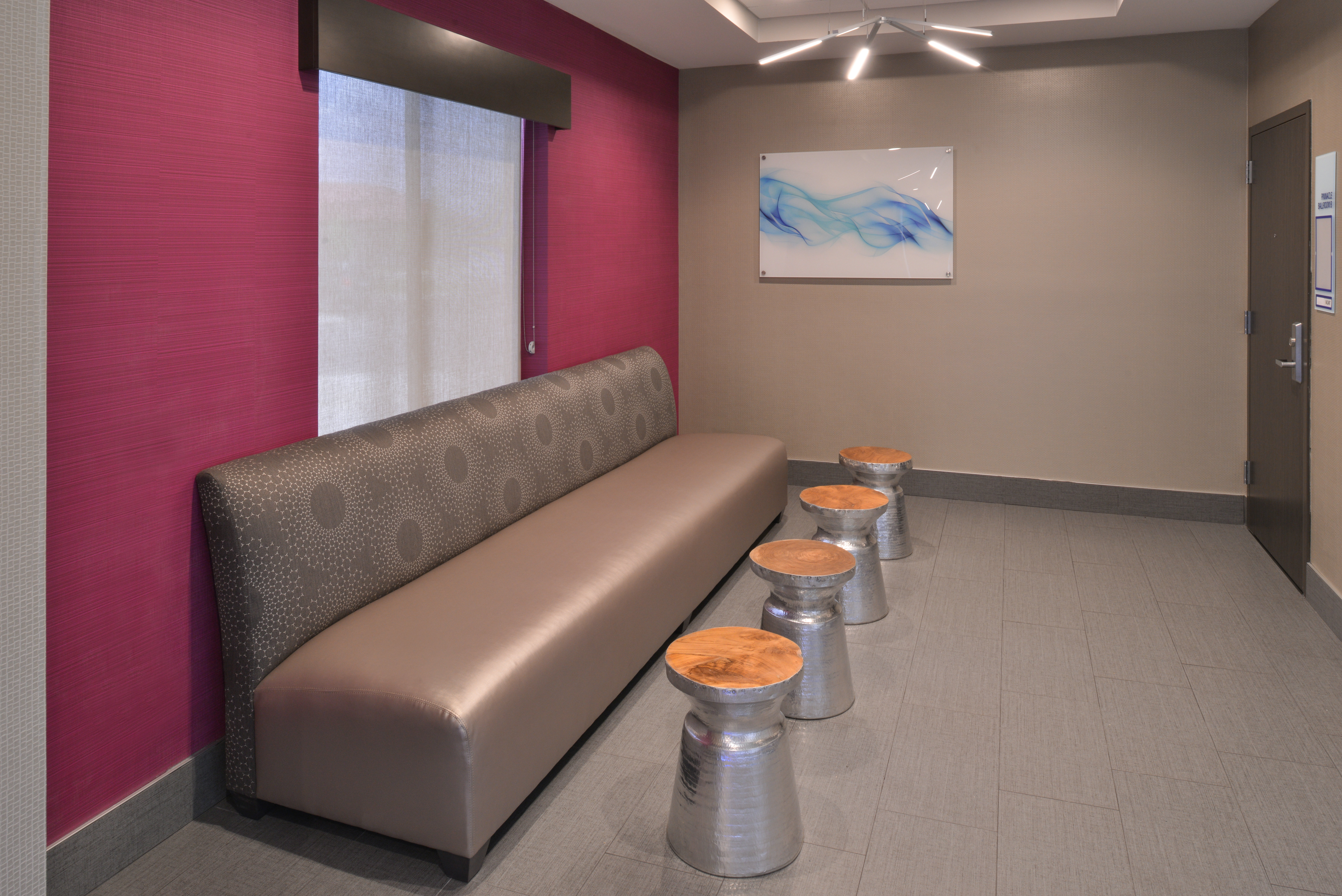 holiday inn express and suites bryant benton area