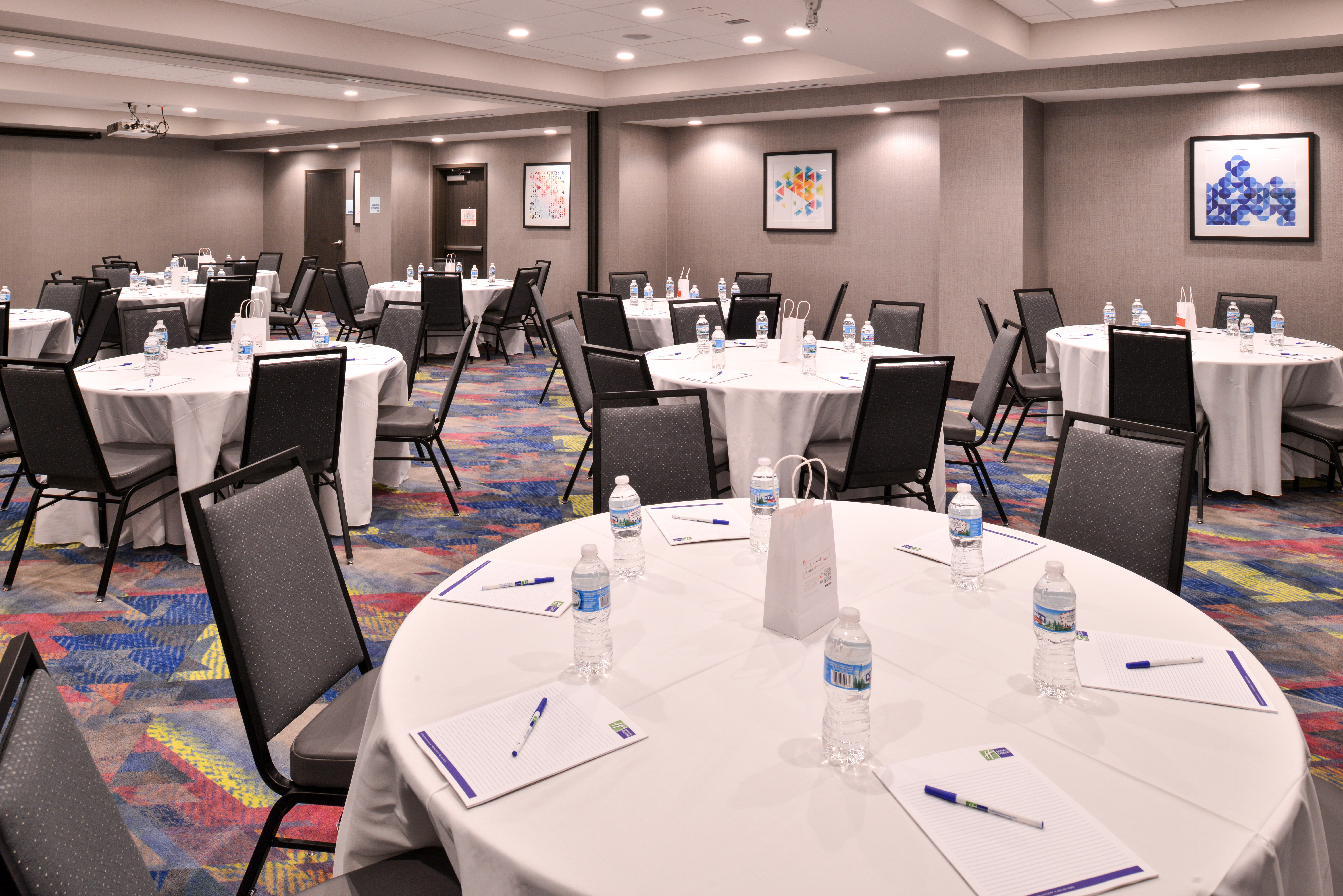 holiday inn express and suites bryant benton area