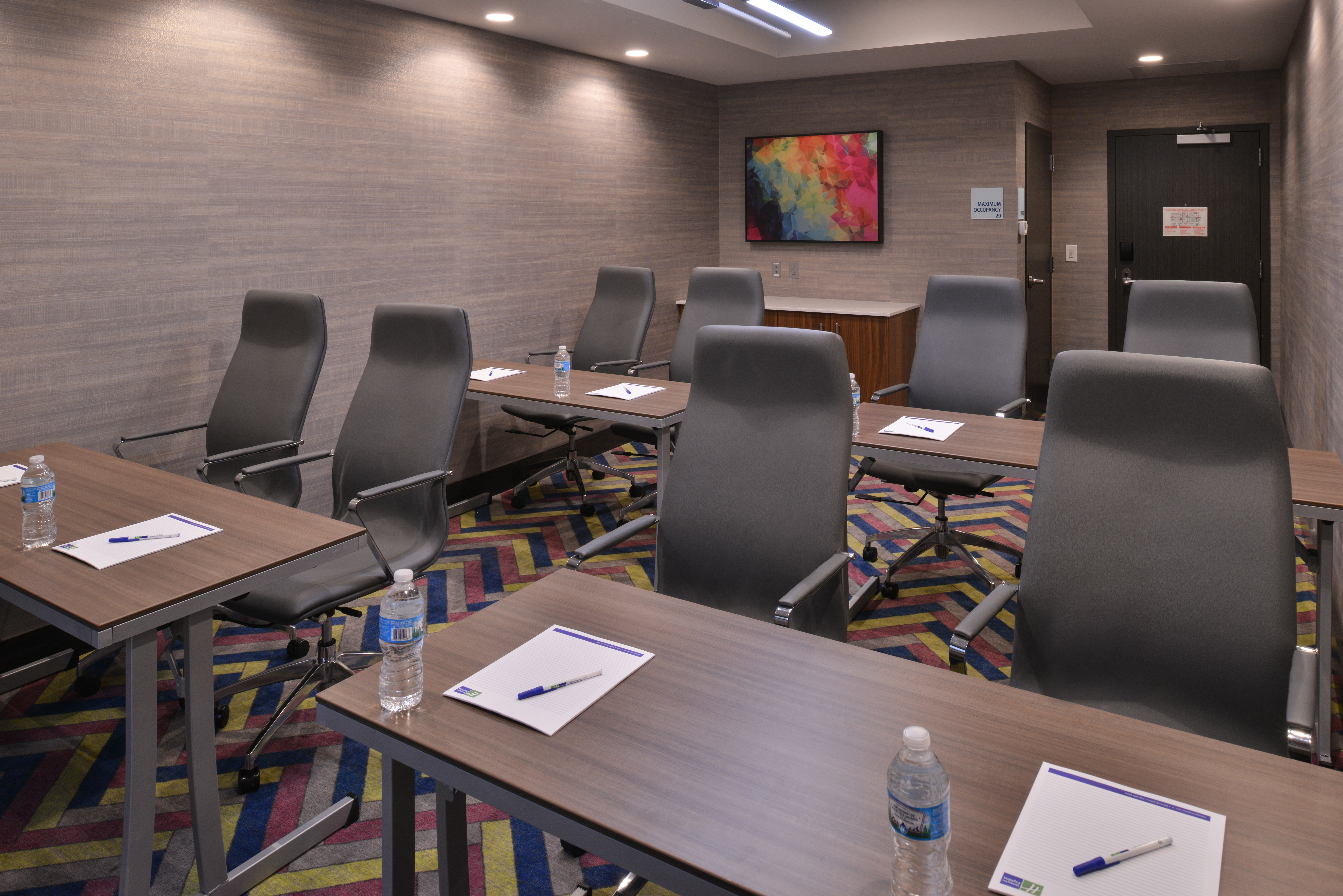 holiday inn express and suites bryant benton area