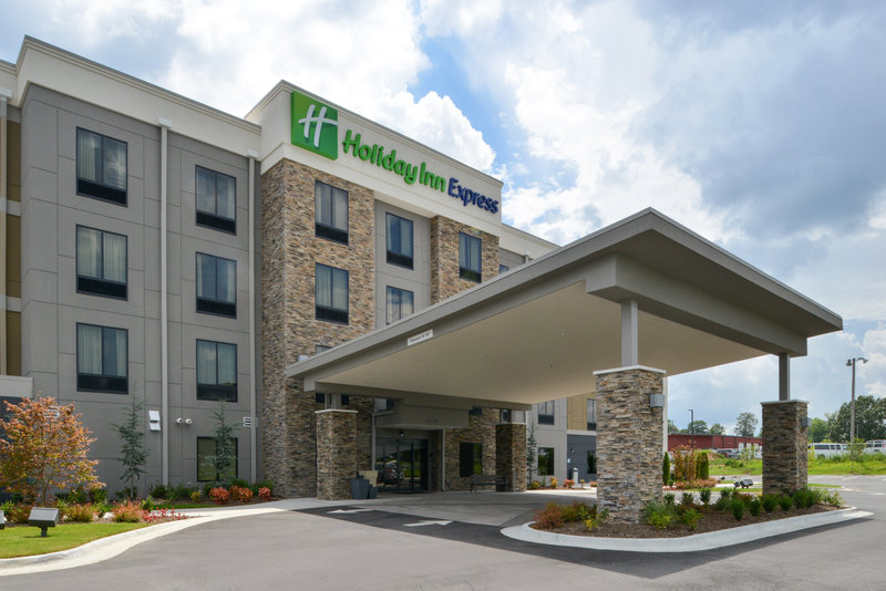 holiday inn express and suites bryant benton area