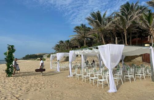 madam cuc saigon emerald resort