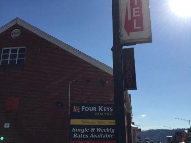four keys inn