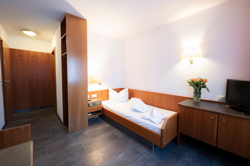 hotel astoria am urachplatz