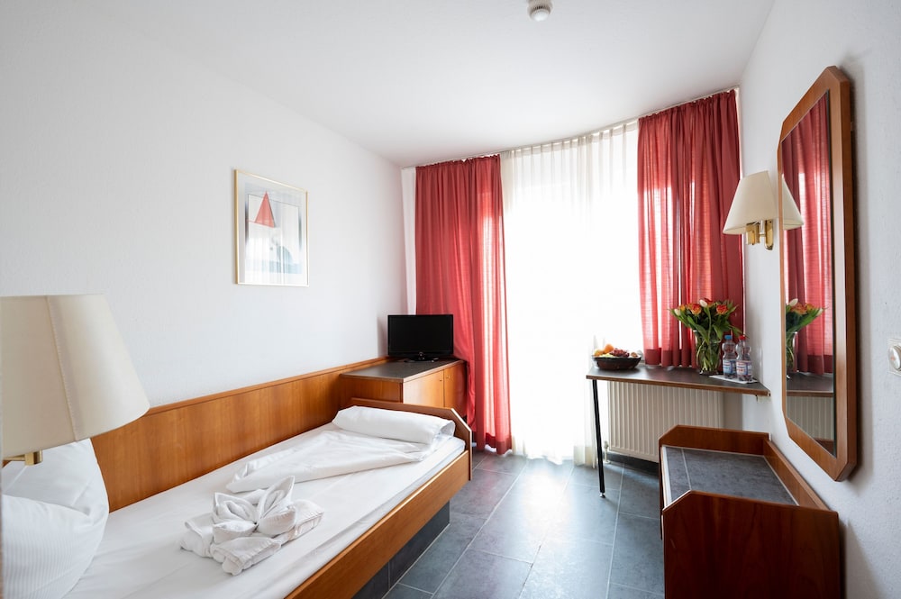 hotel astoria am urachplatz