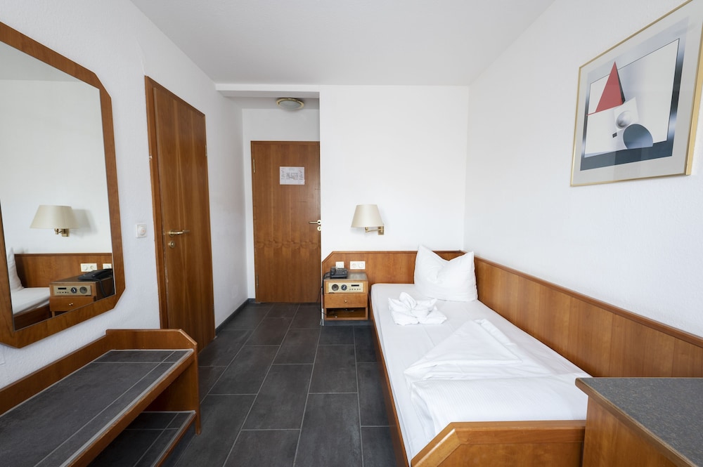 hotel astoria am urachplatz