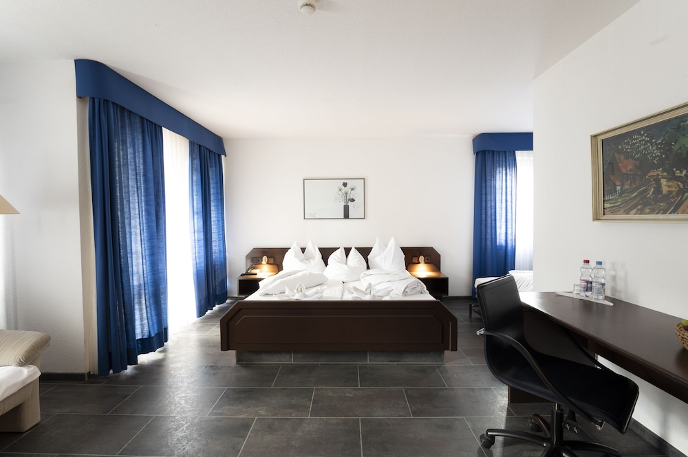 hotel astoria am urachplatz