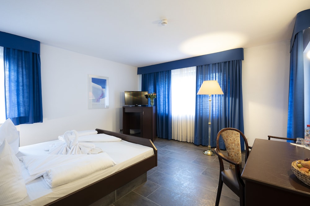 hotel astoria am urachplatz