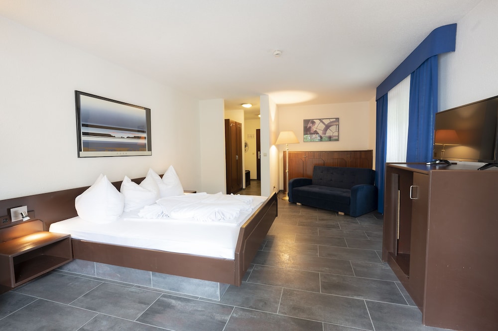 hotel astoria am urachplatz