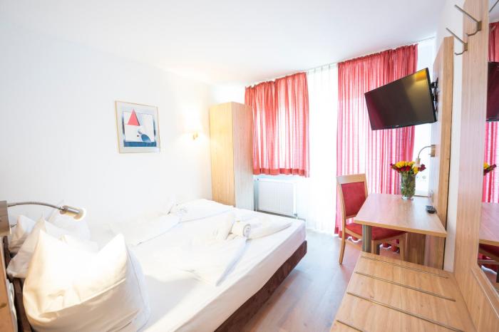 hotel astoria am urachplatz