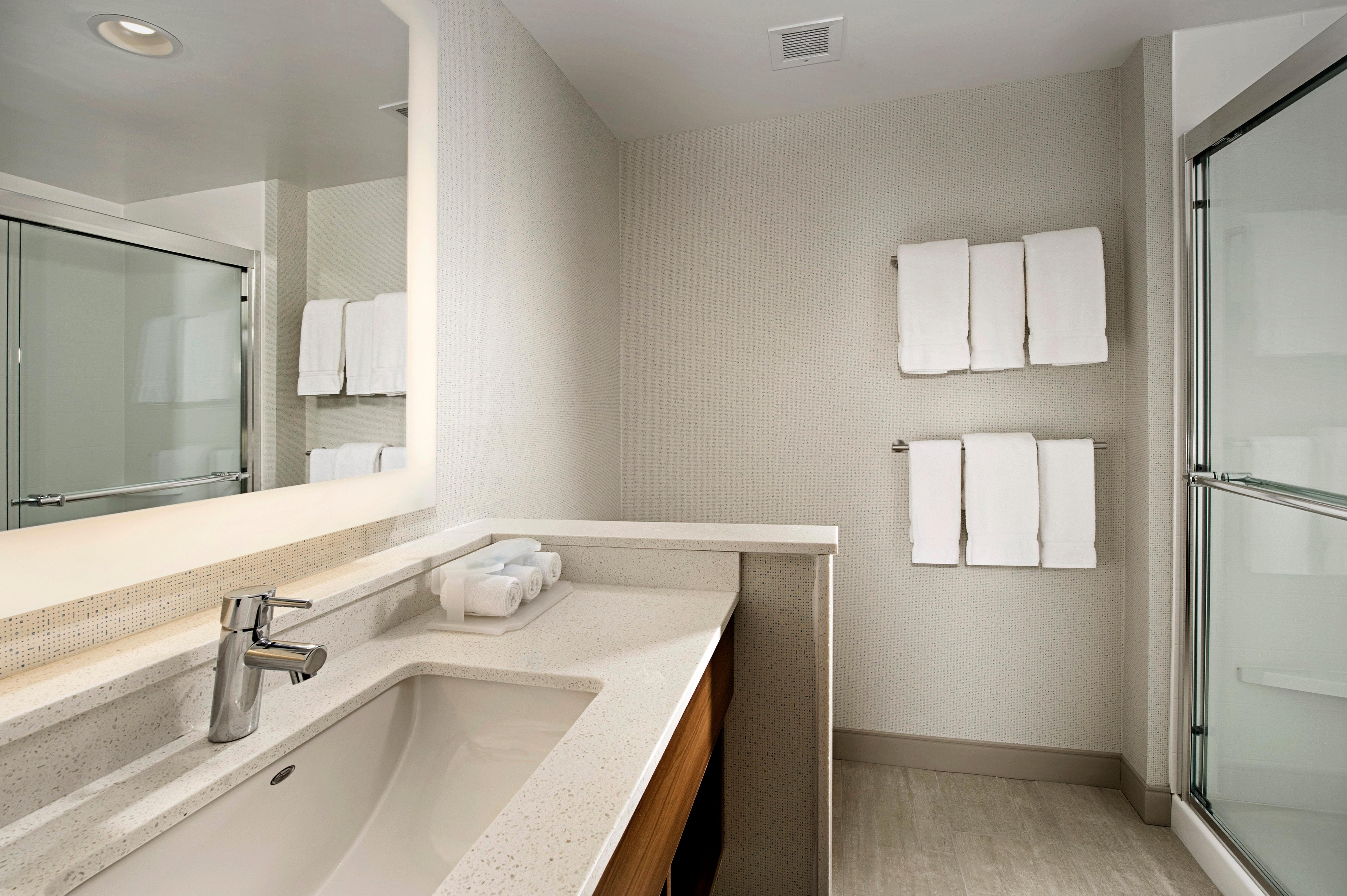 holiday inn express and suites altoona by ihg