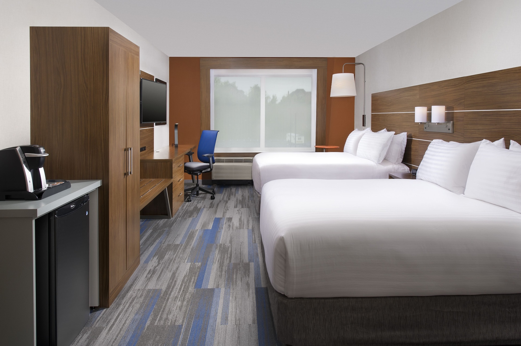 holiday inn express and suites altoona by ihg