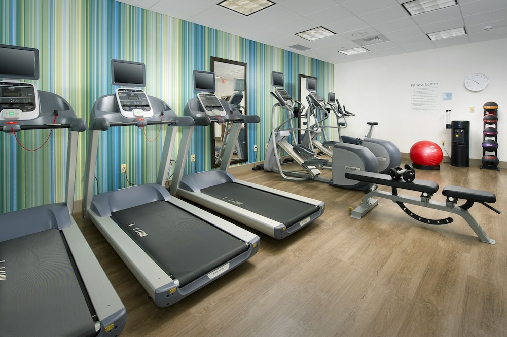 holiday inn express and suites altoona by ihg