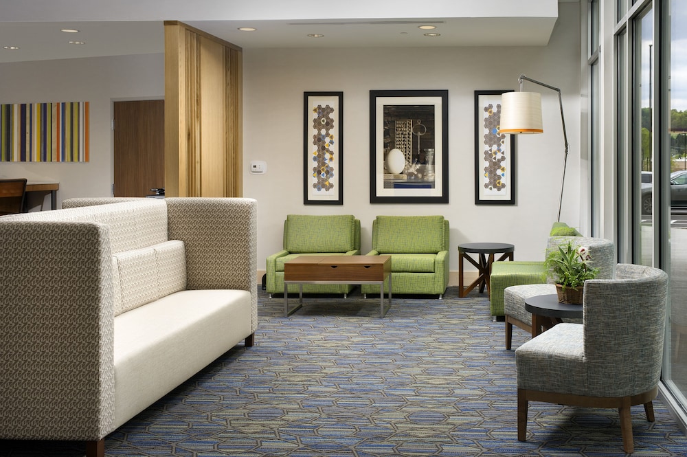 holiday inn express and suites altoona by ihg