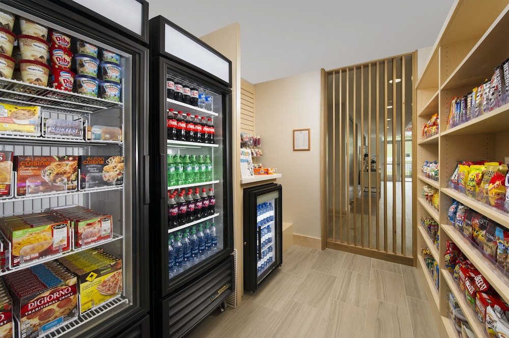 holiday inn express and suites altoona by ihg