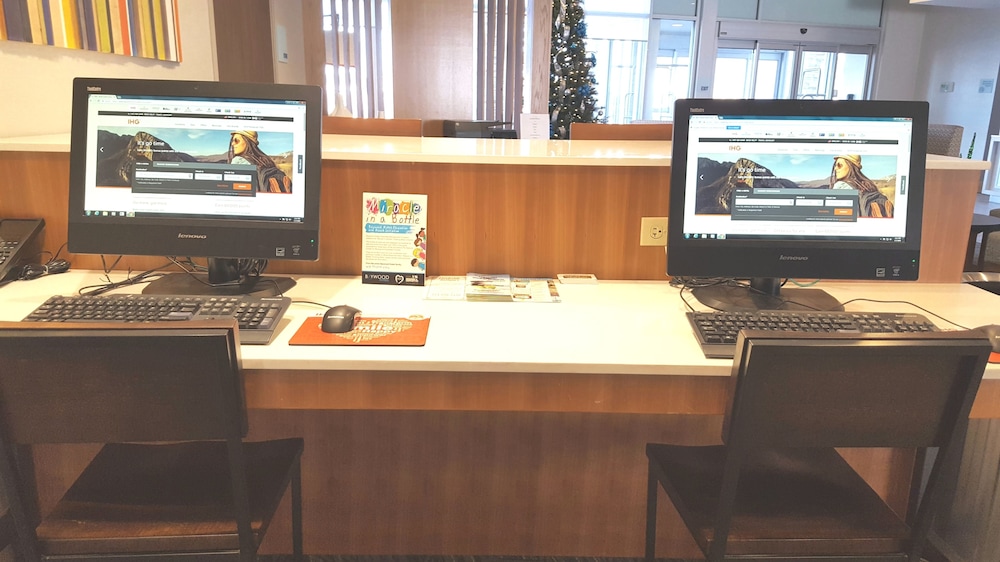 holiday inn express and suites altoona by ihg