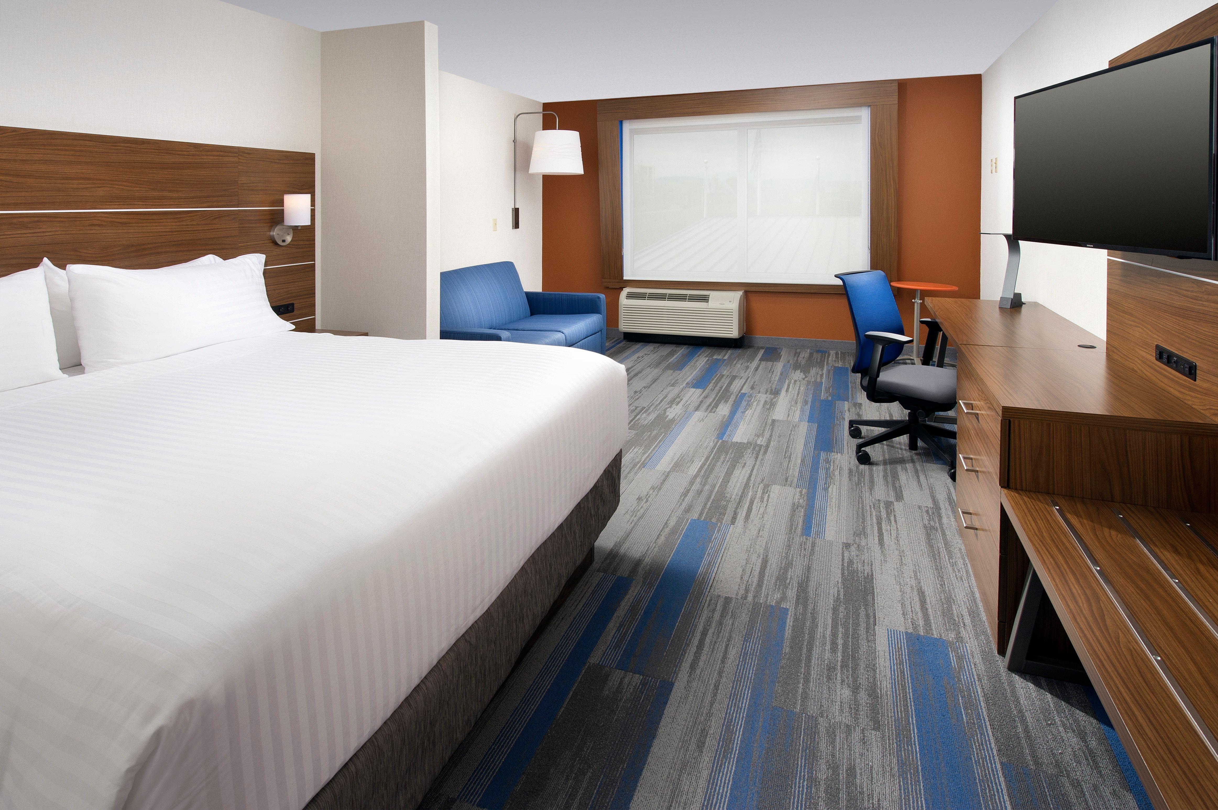 holiday inn express and suites altoona by ihg
