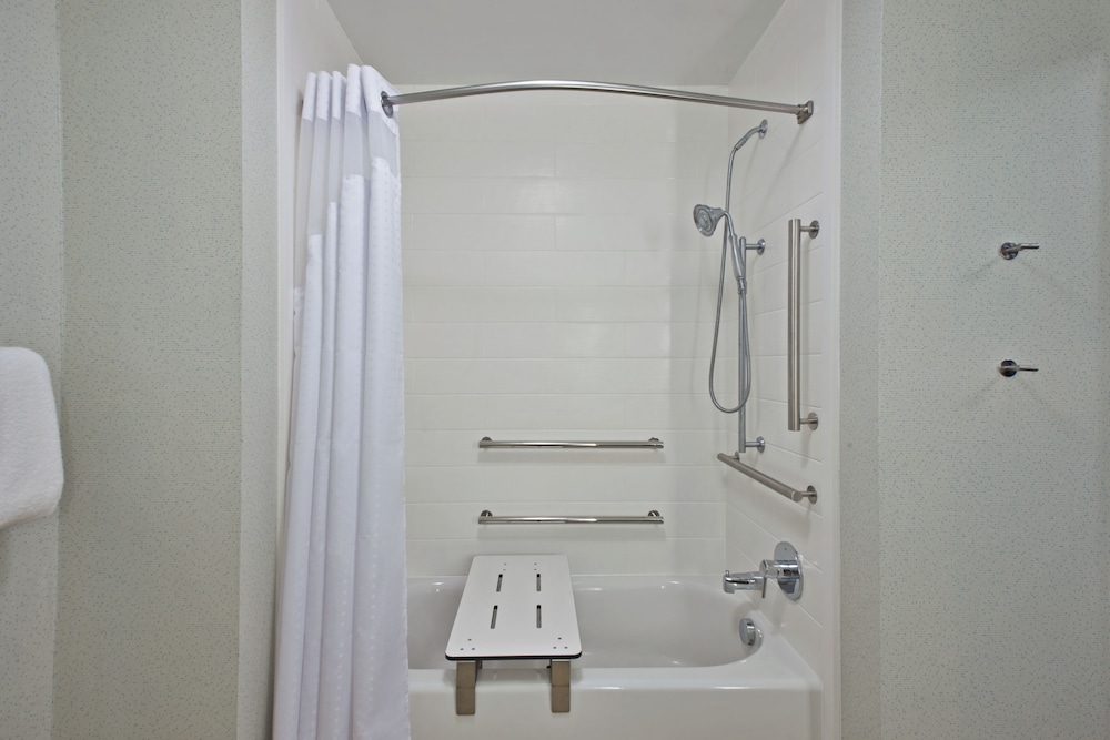 holiday inn express and suites uniontown by ihg