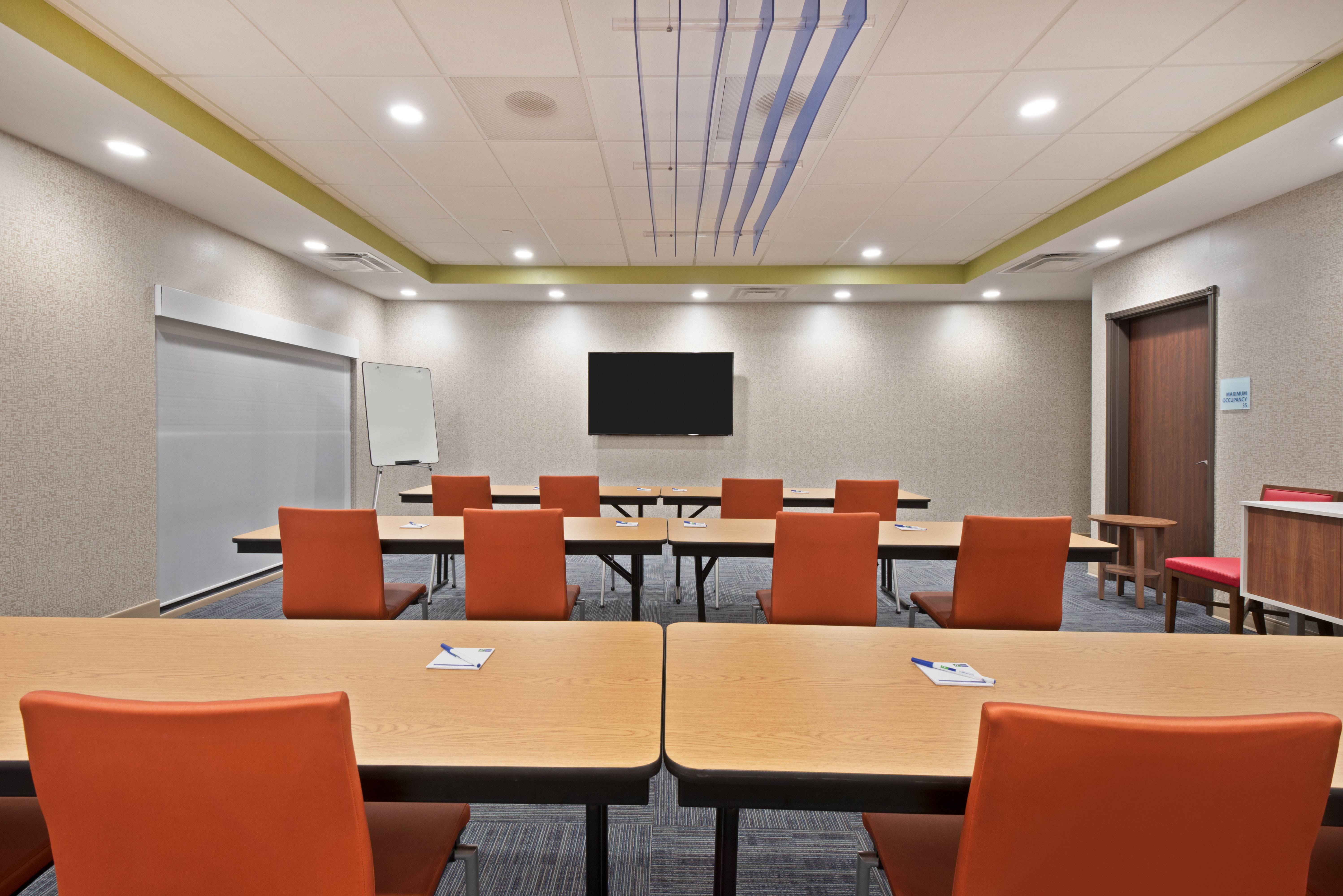 holiday inn express and suites uniontown by ihg