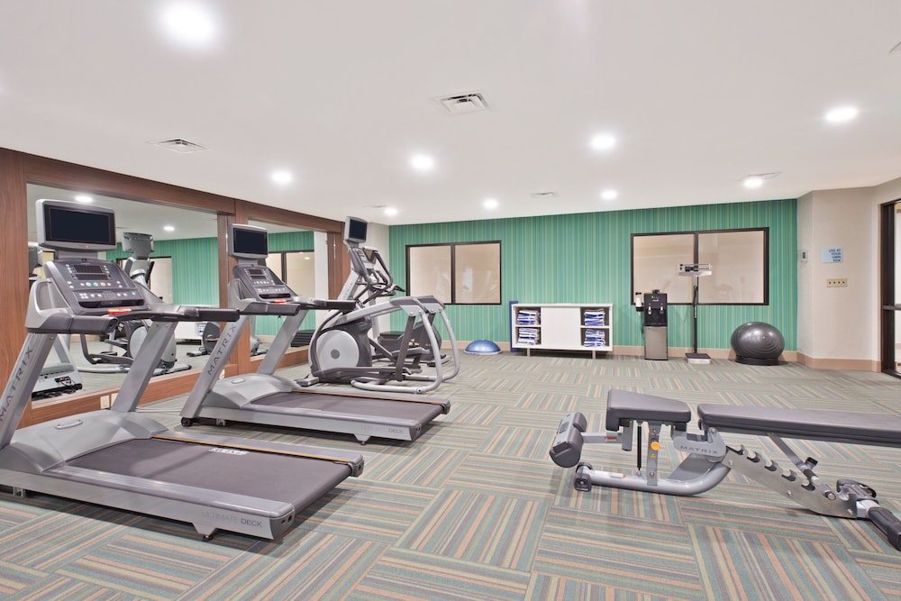 holiday inn express and suites uniontown by ihg