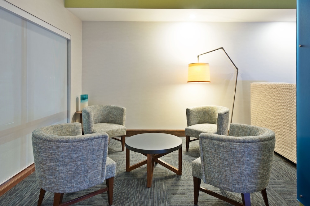 holiday inn express and suites uniontown by ihg