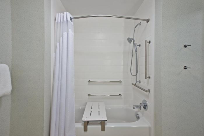 holiday inn express and suites uniontown by ihg